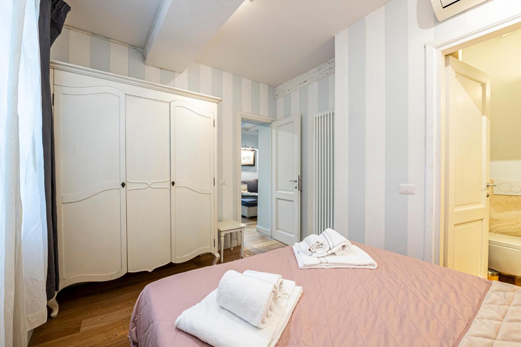 Suite In Pz. Michelangelo: Due Camere Con Due Bagni Firenze Eksteriør billede