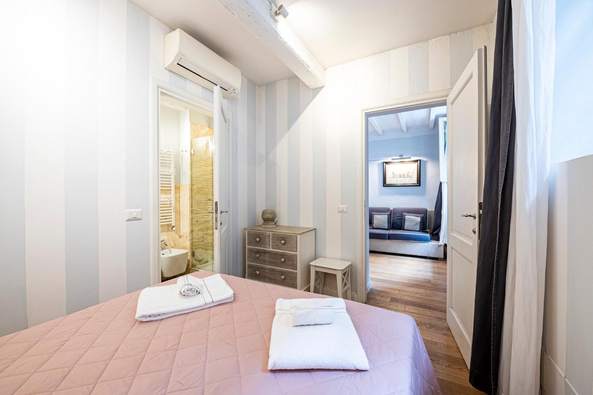 Suite In Pz. Michelangelo: Due Camere Con Due Bagni Firenze Eksteriør billede